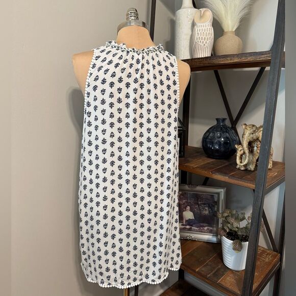 VICTORIAS SECRET Size LRG White Blue Leaf Print Nightgown Pajamas PJs VS Womens - Picture 2 of 11